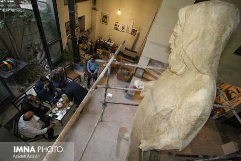 Isfahani sculptor