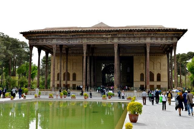 اجرای ۱۰ طرح مرمت و ساماندهی در مجموعه جهانی کاخ چهلستون اصفهان