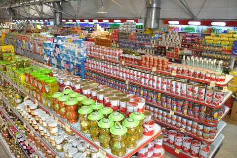 عرضه مرغ گرم به قیمت ۲۶,۹۰۰ تومان در بازارهای روز کوثر