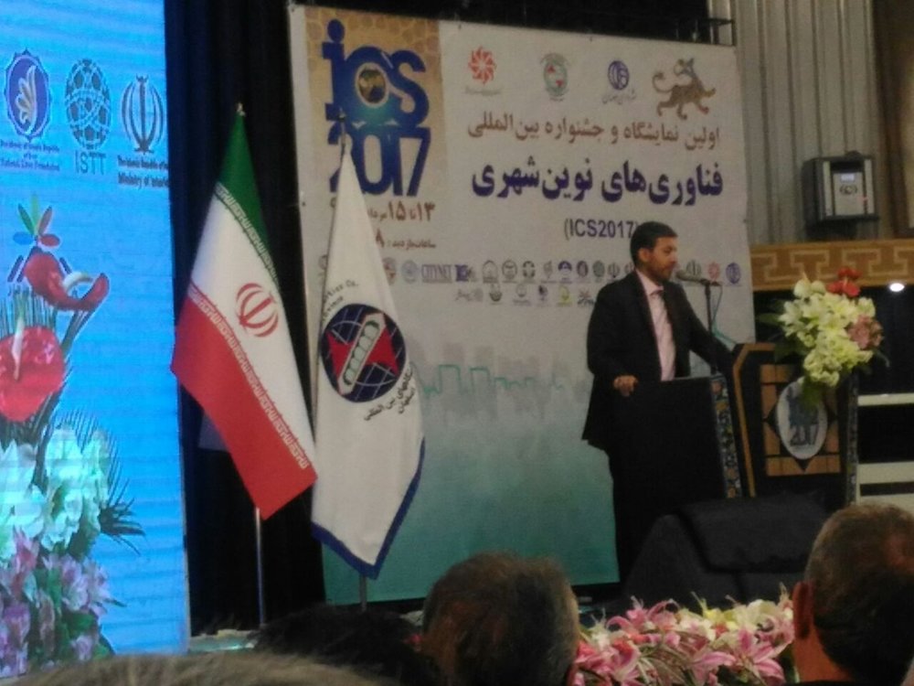 اتمسفر دانش در نصف‌جهان جاری است/ علم و فناوری مبنای فعالیت های اصفهان
