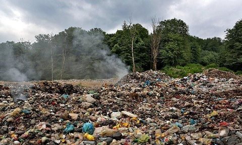 راه‌حلی به غیر از سوزاندن زباله در برخی از شهرهای شمالی کشور وجود ندارد