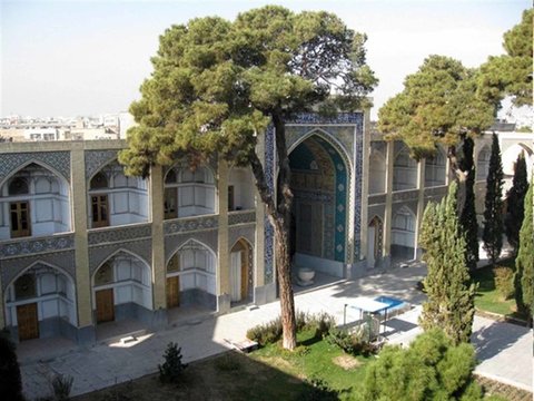 آنجا که جده بزرگ و کوچک خودنمایی می کنند
