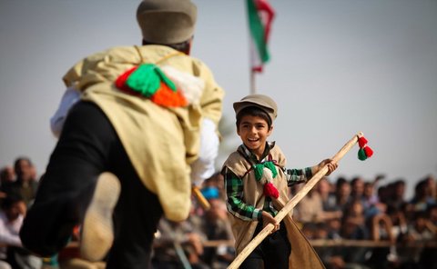 زمینه نشاط و شادی را در روستاها ایجاد کنیم