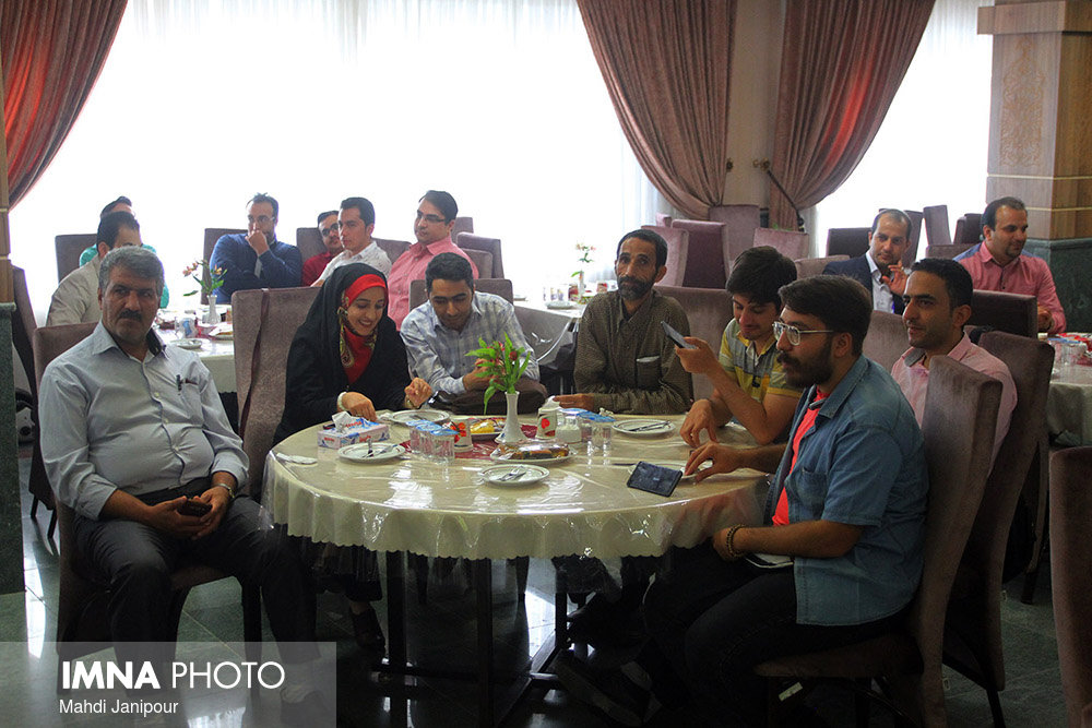 نشست صمیمی خبرنگاران روزنامه اصفهان زیبا و خبرگزاری ایمنا به مناسبت روز خبرنگار