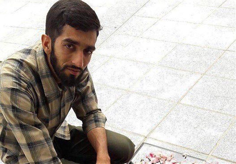 پیکر شهید حججی به صحن جامع حرم رضوی منتقل شد