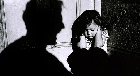 تبعات ناگوار کودک آزاری را بشناسیم