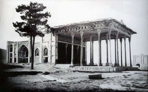 کوشک آیینه‌خانه، چهلستون دوم