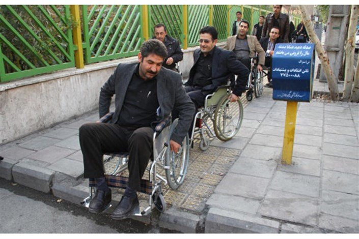 معابر اطراف مسجد پاچنار برای تردد معلولان مناسب می شود