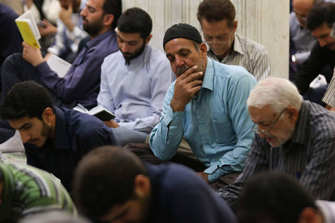 مراسم پرشور دعای عرفه در دانشگاه اصفهان
