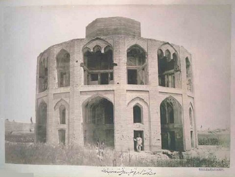 عمارت گلدسته حالا خراب شده است!