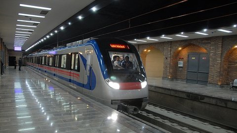 Isfahan metro extends to Sofeh, intervals drop
