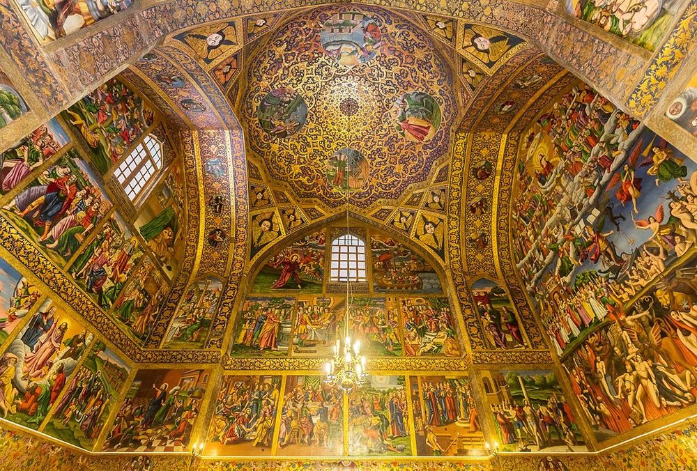 نقاشی‌های پر آب و رنگ کلیسای وانک در قلب شهر اصفهان