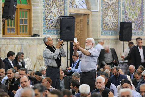 مراسم تجلیل و اقامه نماز  مهمانان پانزدهمین اجلاس پیرغلامان حسینی در حسینیه رضوی 