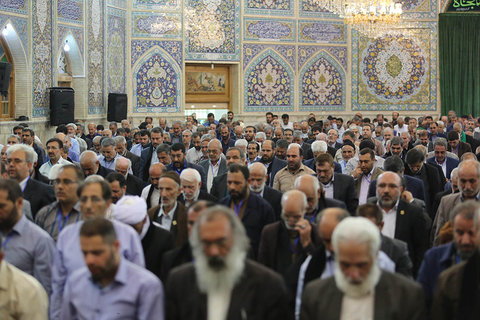 مراسم تجلیل و اقامه نماز  مهمانان پانزدهمین اجلاس پیرغلامان حسینی در حسینیه رضوی 