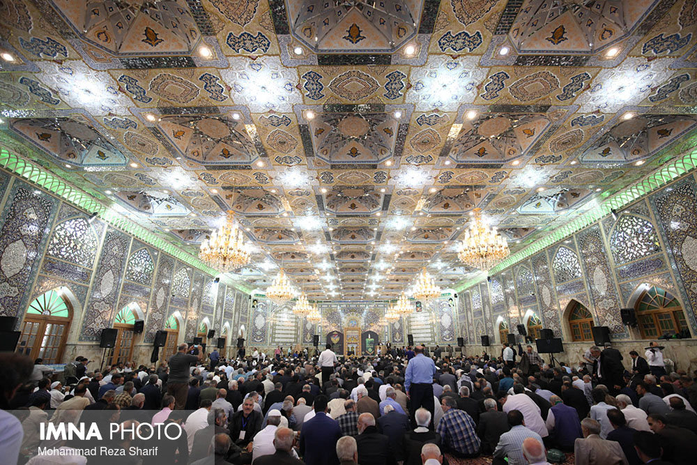 مراسم تجلیل و اقامه نماز  مهمانان پانزدهمین اجلاس پیرغلامان حسینی در حسینیه رضوی