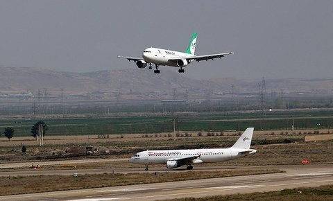 حادثه برای یک هواپیما در فرودگاه مشهد/ مسافران سالم هستند