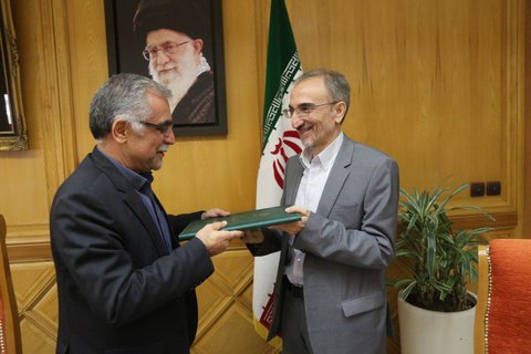  معاون وزیر کشور حکم شهردار مشهد را ابلاغ کرد
