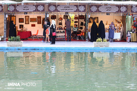 40 thousand tourists visit National Crafts Fair/ Isfahan  
