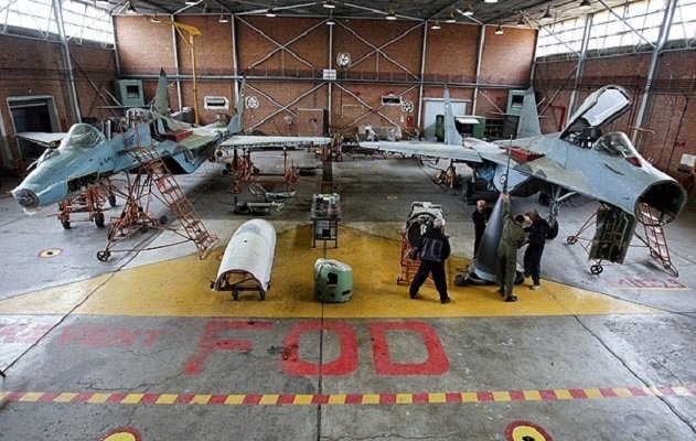 تدبیر فرمانده کل قوا برای تولید جنگنده بومی توسط وزارت دفاع