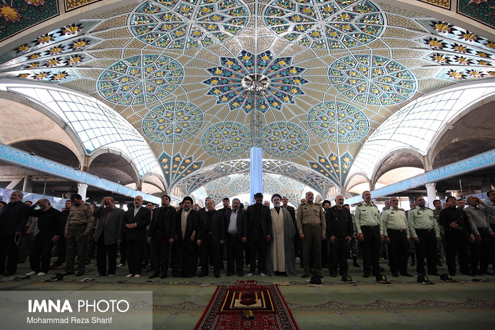 نماز عبادی سیاسی جمعه اصفهان در مصلی امام خمینی (ه)همراه با راهپیمایی