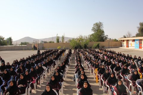 زنگ مهر و مقاومت در مدارس فریدن نواخته شد+تصاویر