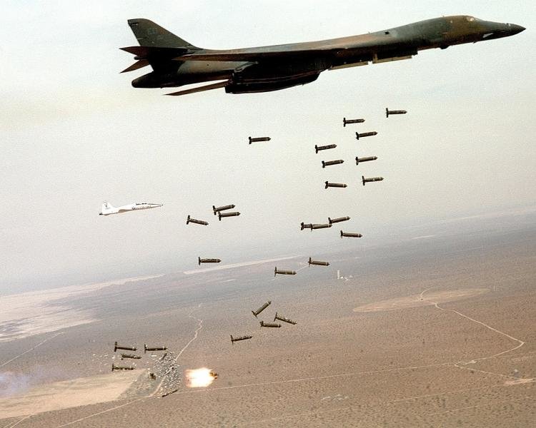 جنگنده‌های سعودی یمن را با بمب‌های خوشه‌ای هدف قرار دادند