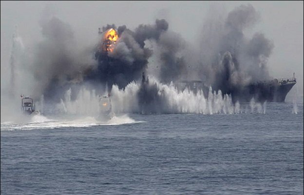 تبادل آتش بین قایق‌های ایرانی و بالگردهای آمریکایی