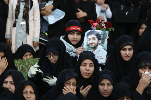 لحظه های انتظار - نصف جهان منتظر حضور شهید حججی در میدان امام (ره)