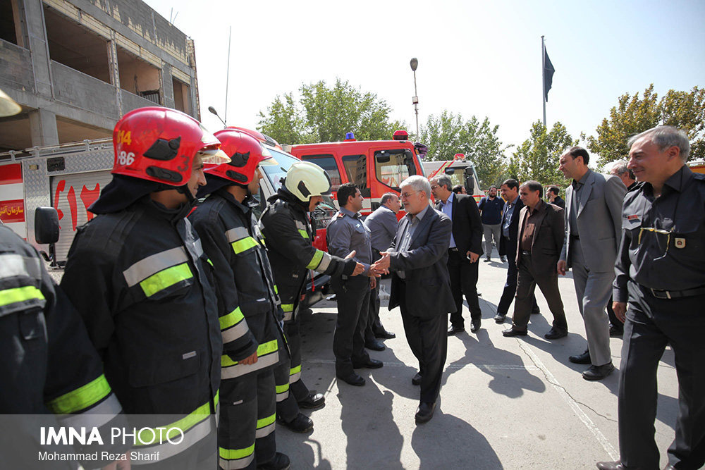 Isfahan Councilors visit fire Department Staff