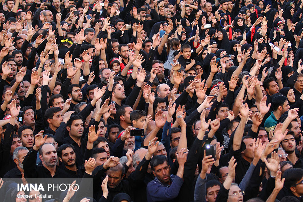 استقبال از پیکر مطهر شهید حججی در میدان امام (ره) اصفهان (۲)