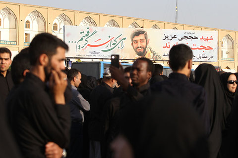لحظه های انتظار - نصف جهان منتظر حضور شهید حججی در میدان امام (ره)