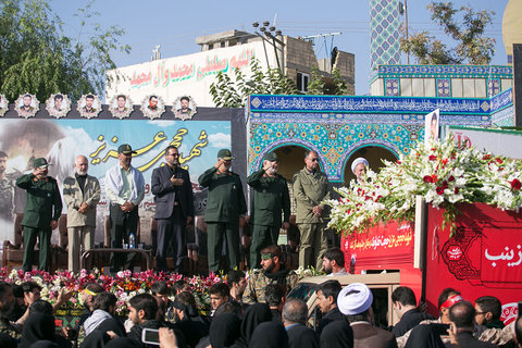 مراسم تشییع شهید حججی با حضور مردم و مقامات کشوری در نجف‌آباد (2)