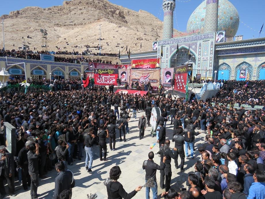 گردهمایی بزرگ هیئات مذهبی در آستان امامزاده شاهرضا + تصاویر