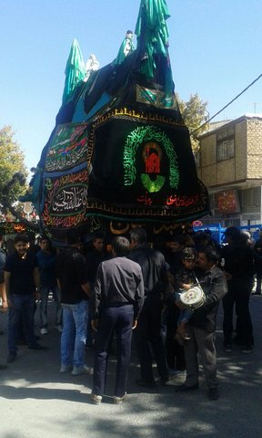 آیین کهن نخل گردانی در شهر گوگد برگزار شد