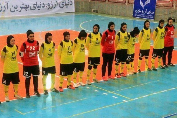 اصفهانی‌ها حاضرند برای بزرگ کردن نام خود از تیم ملی حمایت کنند اما از دختران شهر خودشان نه