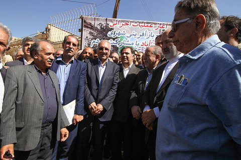 آغاز عملیات اجرایی احداث ۷۴ واحد مسکونی در همت آباد اصفهان با حضور وزیر راه وشهر سازی 