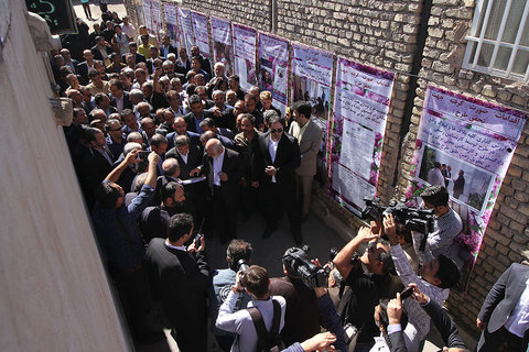 آغاز عملیات اجرایی احداث ۷۴ واحد مسکونی در همت آباد اصفهان با حضور وزیر راه وشهر سازی 