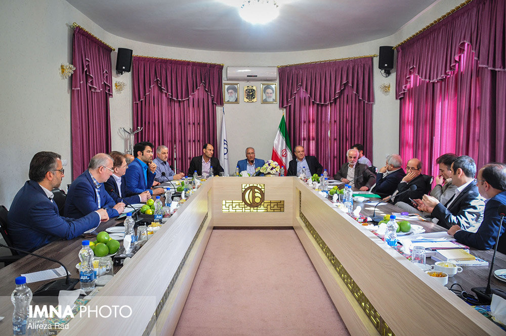دیدار و گفتگوی مدیرعامل و اعضای هیأت مدیره بانک شهر با شهردار اصفهان