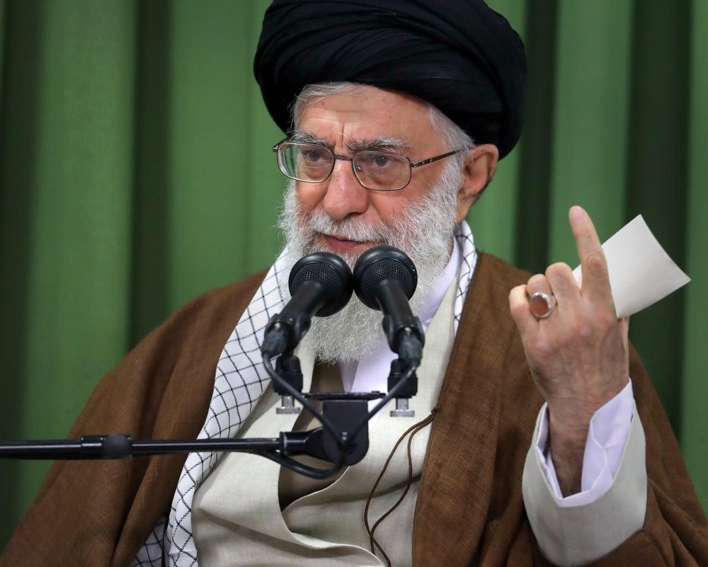 مقام معظم رهبری: قدرت ایران قابل مذاکره نیست