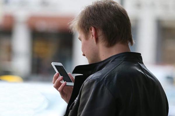 تاثیرات موبایل بر باروری/ مردان تلفن همراه را در جیب شلوار خود قرار ندهند