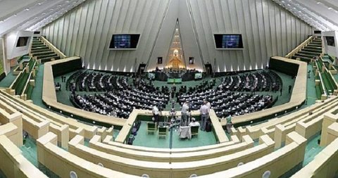 درخواست ۴۲ نماینده از لاریجانی برای برگزاری جلسات علنی