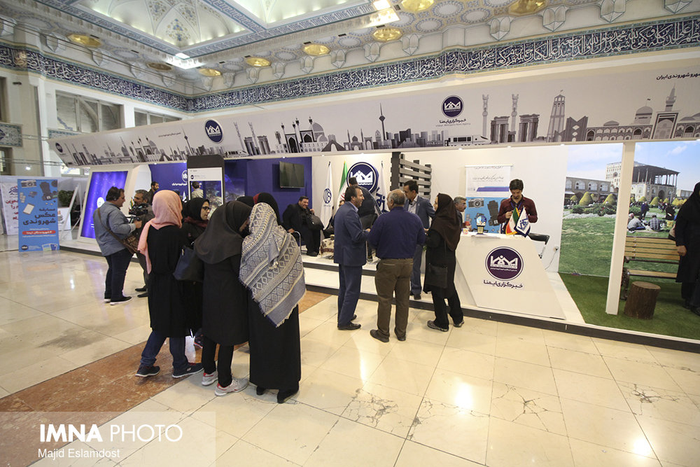 بازدید خبرنگاران اصفهان از بیست و سومین نمایشگاه مطبوعات و غرفه ایمنا