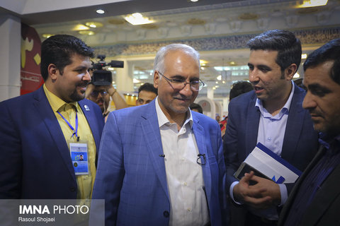 Isfahan mayor at IMNA pavilion