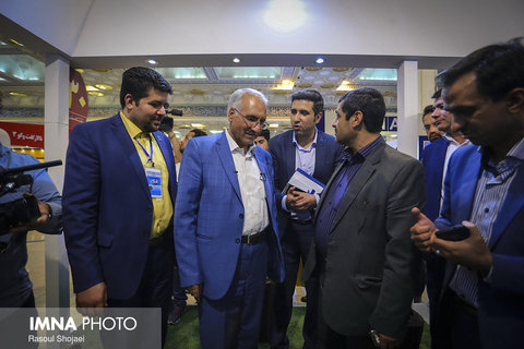 Isfahan mayor at IMNA pavilion