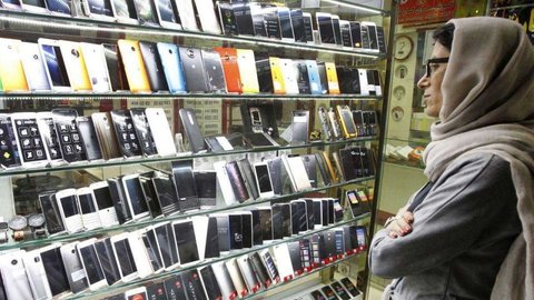 طرح رجیستری ۳۰ درصد قیمت تلفن همراه را گران کرد