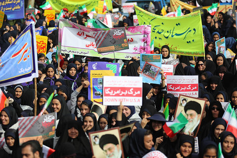 ۱۳ آبان، تجلی هویت و استقلال ملی مردم ایران است