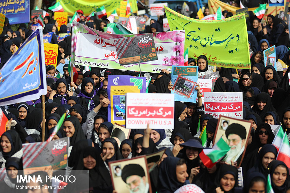 ۱۳ آبان، تجلی هویت و استقلال ملی مردم ایران است