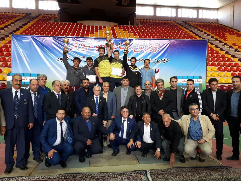 تیم اصفهان بر سکوی نایب‌قهرمانی مسابقات وزنه‌برداری کارگران کشور