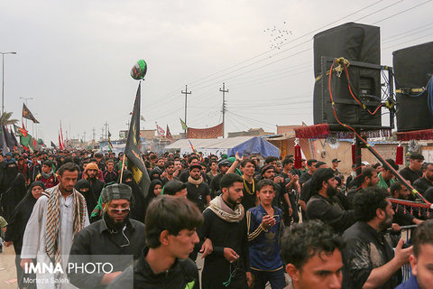 Arbaeen, walking pilgrims 