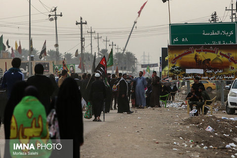 Arbaeen, walking pilgrims 